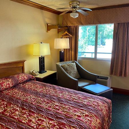 سان غابرييل New Century Inn المظهر الخارجي الصورة